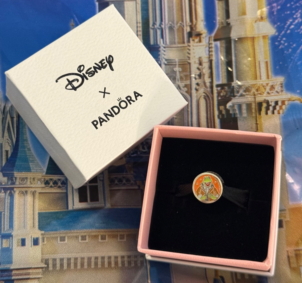 2026 Disney Parks Exclusive Pandora Kermit Miss Piggy Muppets Charm NEW