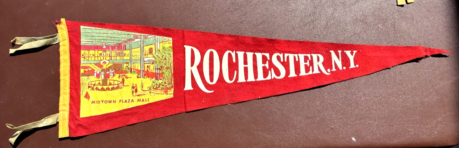 VERY RARE VINTAGE 1962 MIDTOWN PLAZA MALL ROCHESTER NEW YORK PENNANT SOUVENIR
