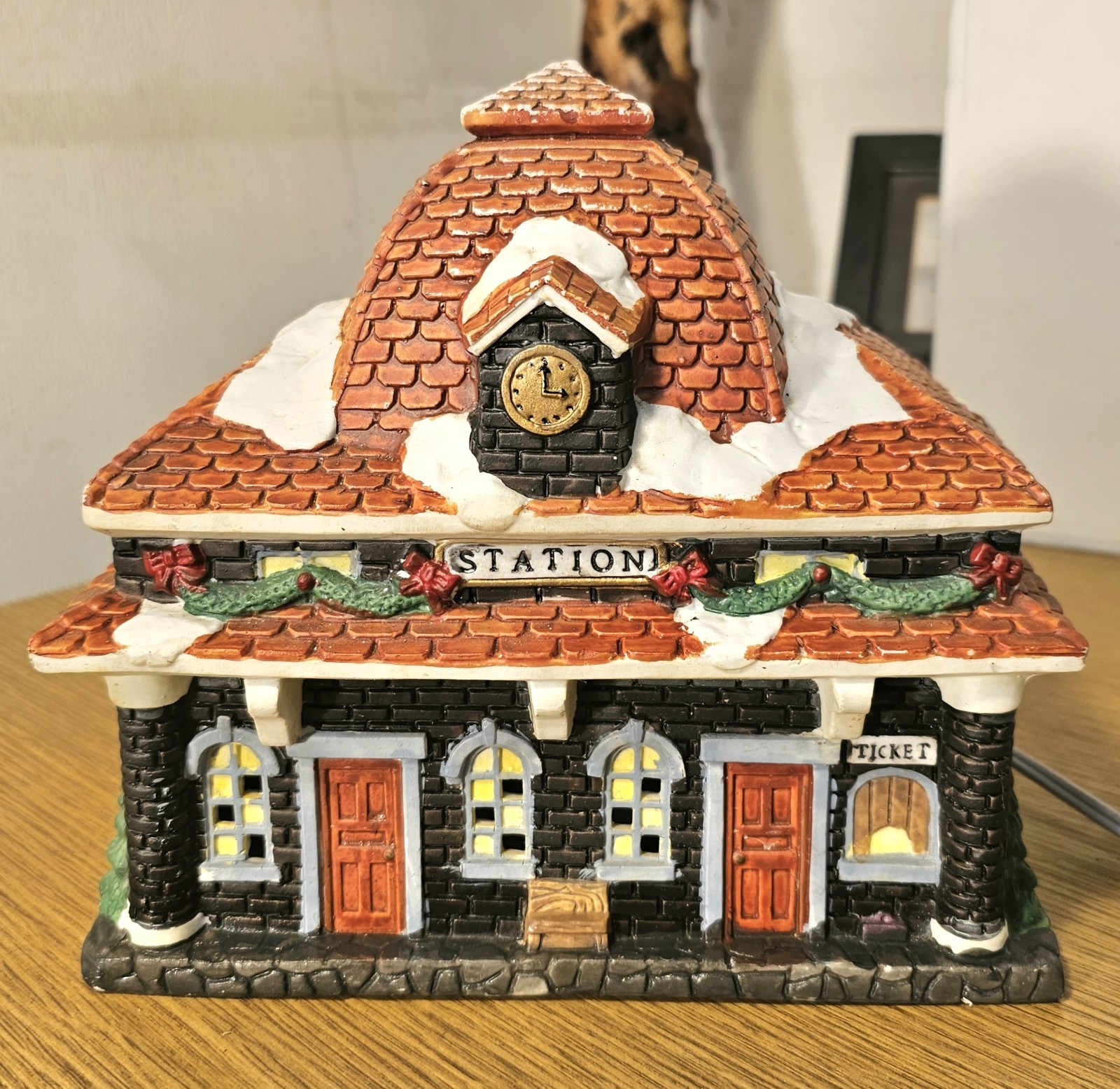 Vintage Trim A Home 1996 Lighted Porcelain Train Station Christmas Village 