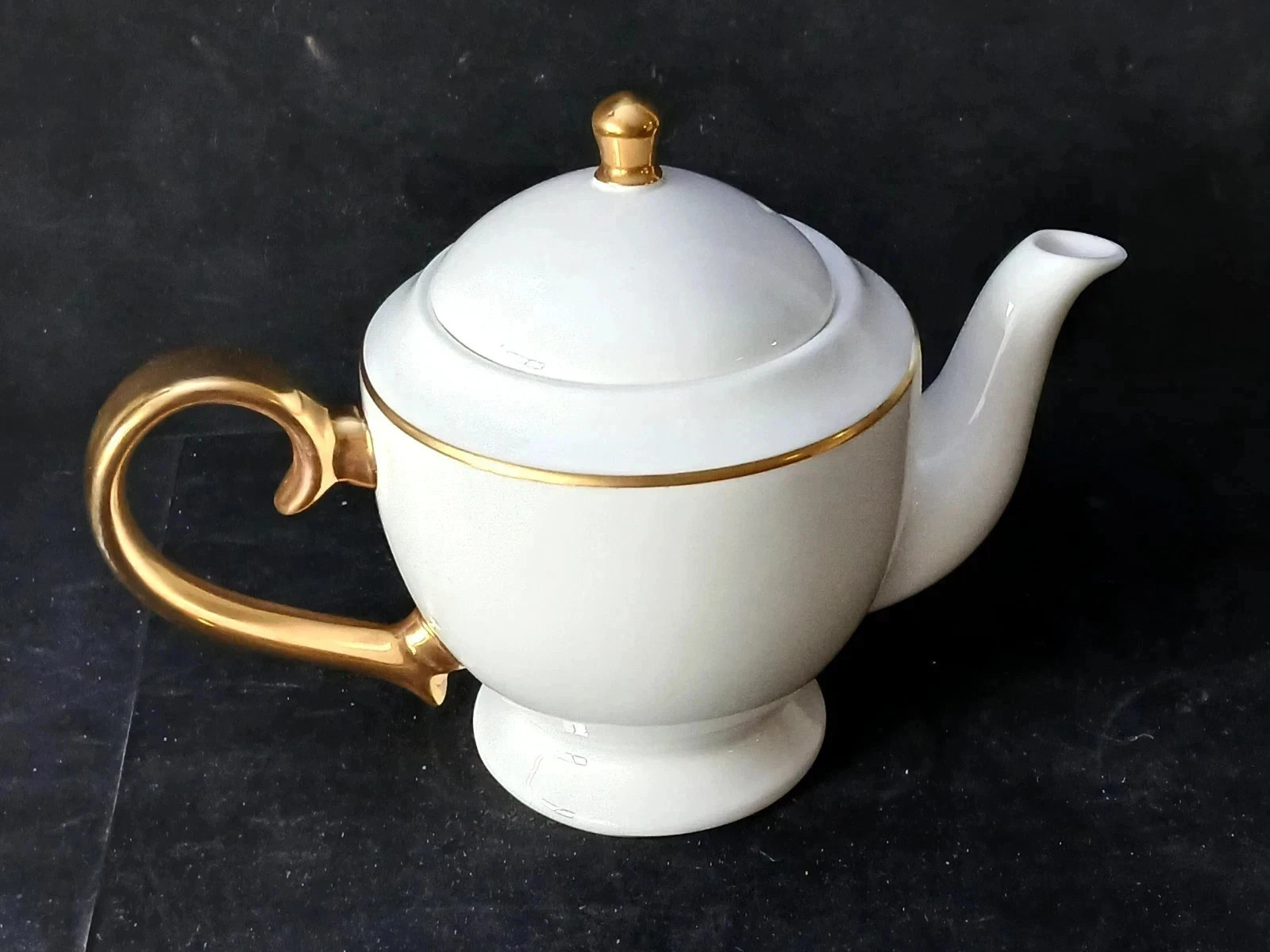 William Edwards Teapot Fine Bone China 24K Gold NEW $165