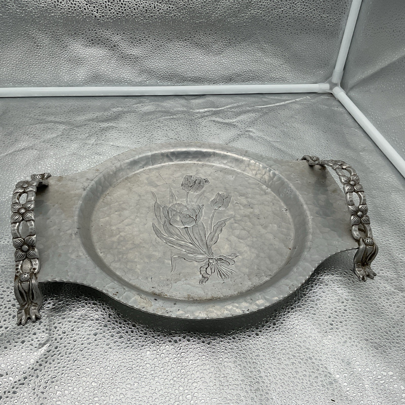 Vtg HAND WROUGHT CREATIONS BY RODNEY KENT Toleware Tulips ALUMINUM TRAY Handles 