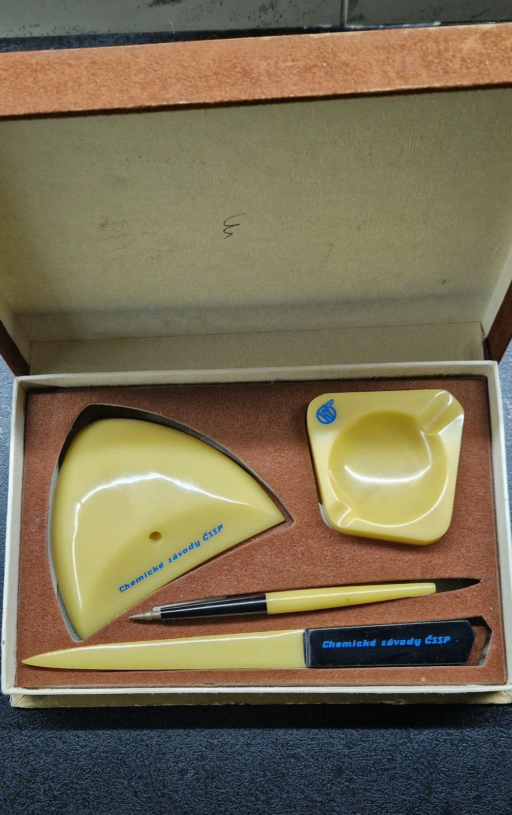 Vintage Bakelite Desk Set Czechoslovakia Chemické závody ČSSP Ashtray Letter Ope