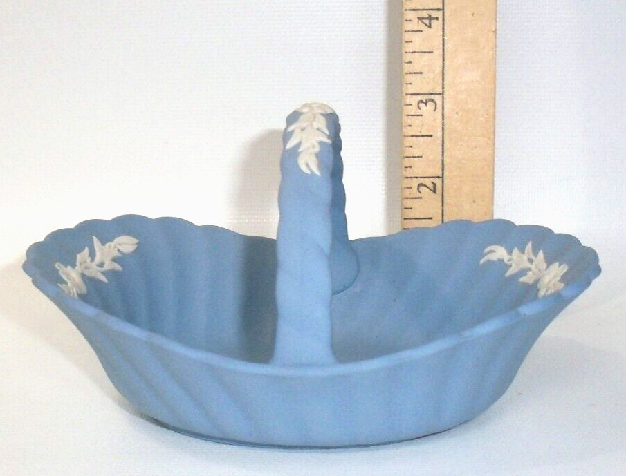Vintage Wedgwood Blue Jasperware Floral Garland 6\