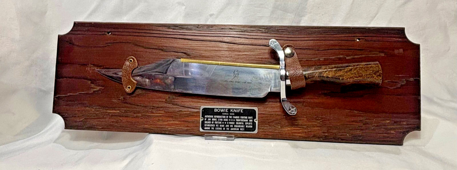 Vtg Carvel Hall Bowie Knife Jim Bowie Wall Mounted Wood Plaque Fixed Blade