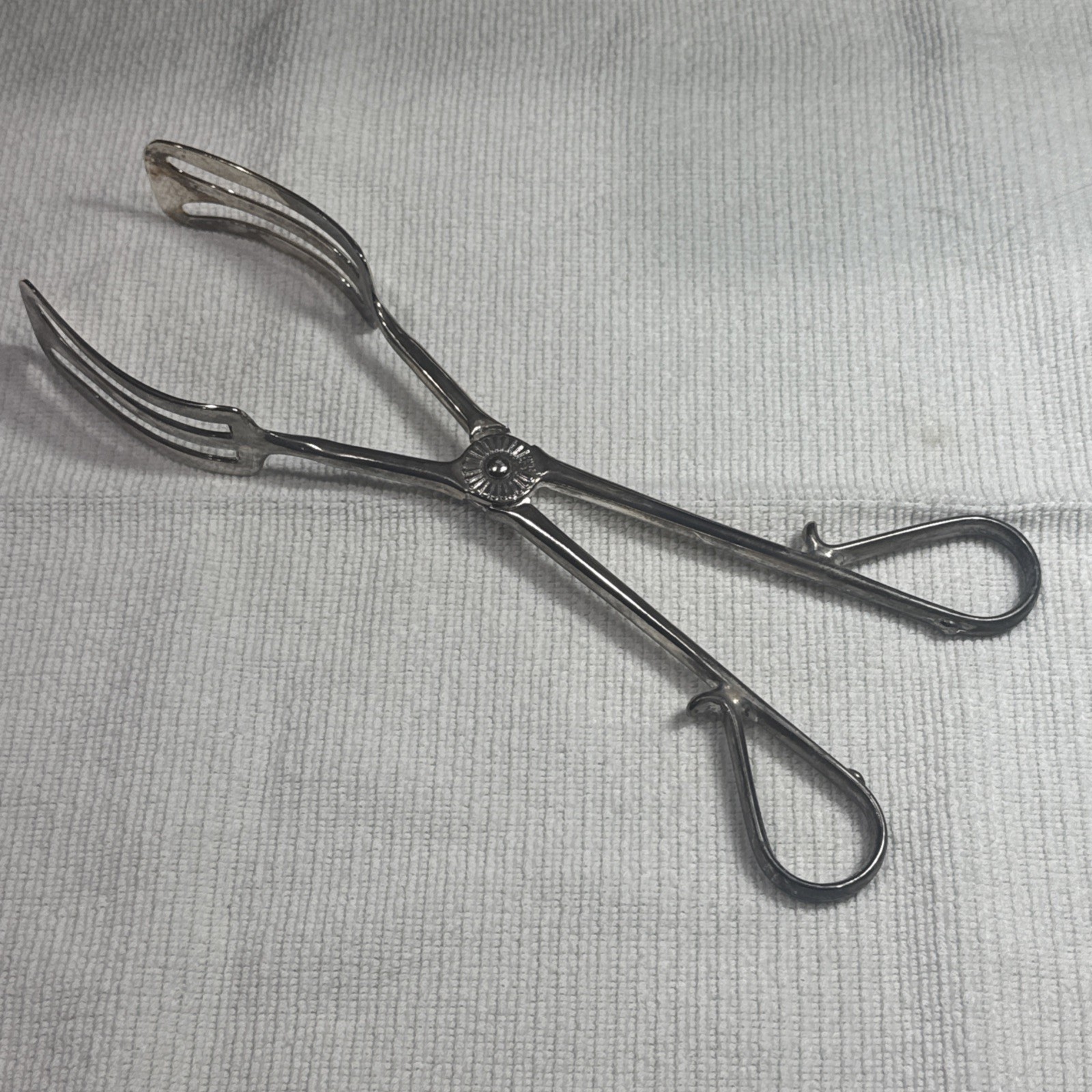 Vtg Silver Plated Salad servers scissor Tongs silverplate 9\