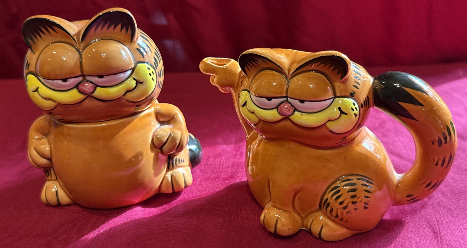 Vintage 1981 Enesco Garfield I Love Moo Juice Ceramic Creamer Sugar Set  Davis