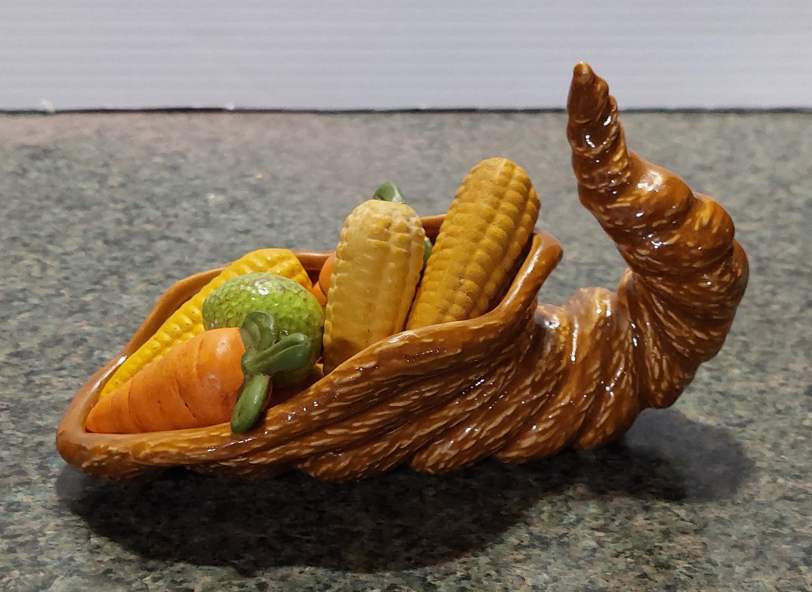 Vtg 1977 Atlantic Mold Mini Ceramic Thanksgiving Cornucopia w/Harvest Vegetables