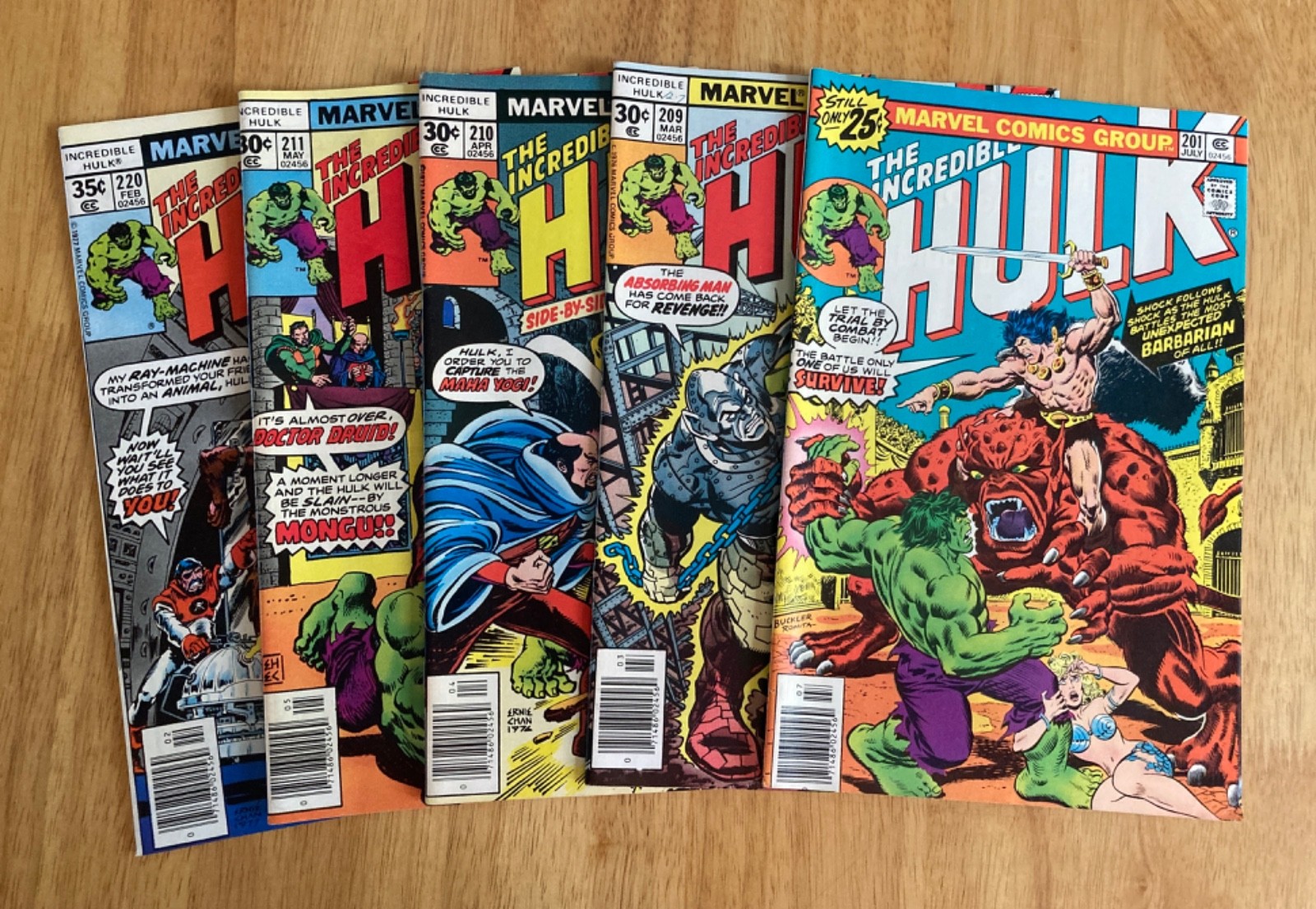 Lookee Lot of *5* High Grade INCREDIBLE HULK #201, 209, 210, 211, 220 (VF/NM)