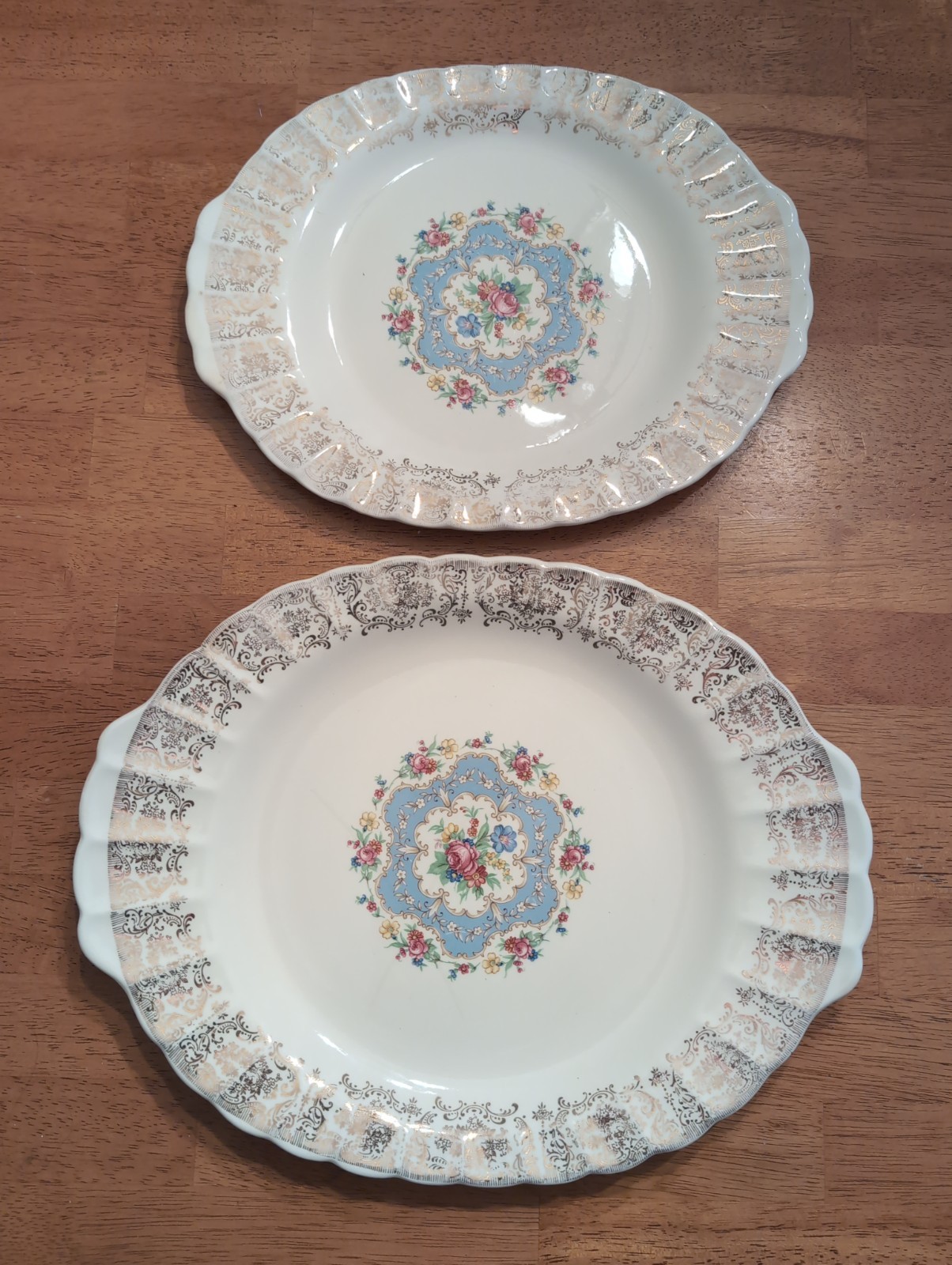 VTG Limoges GOLD WARRANTED 22-K GOLD LOT OF 2 FLORAL DINNER PLATES VTG Limoges GOLD WARRANTED 22-K GOLD LOT OF 2 FLORAL DINNER PLATES