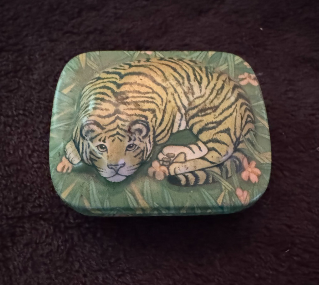 Vintage Smalll Lion Tin