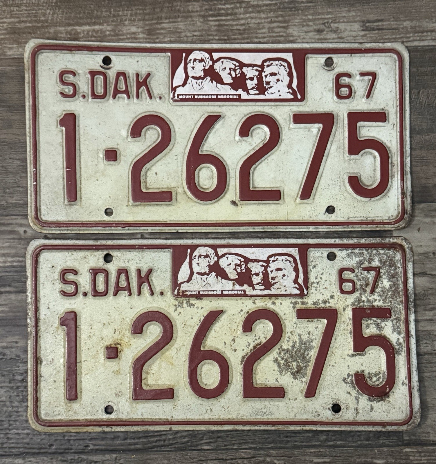 1967 South Dakota license plates. Minnehaha County- Solid Shape- #1 26275