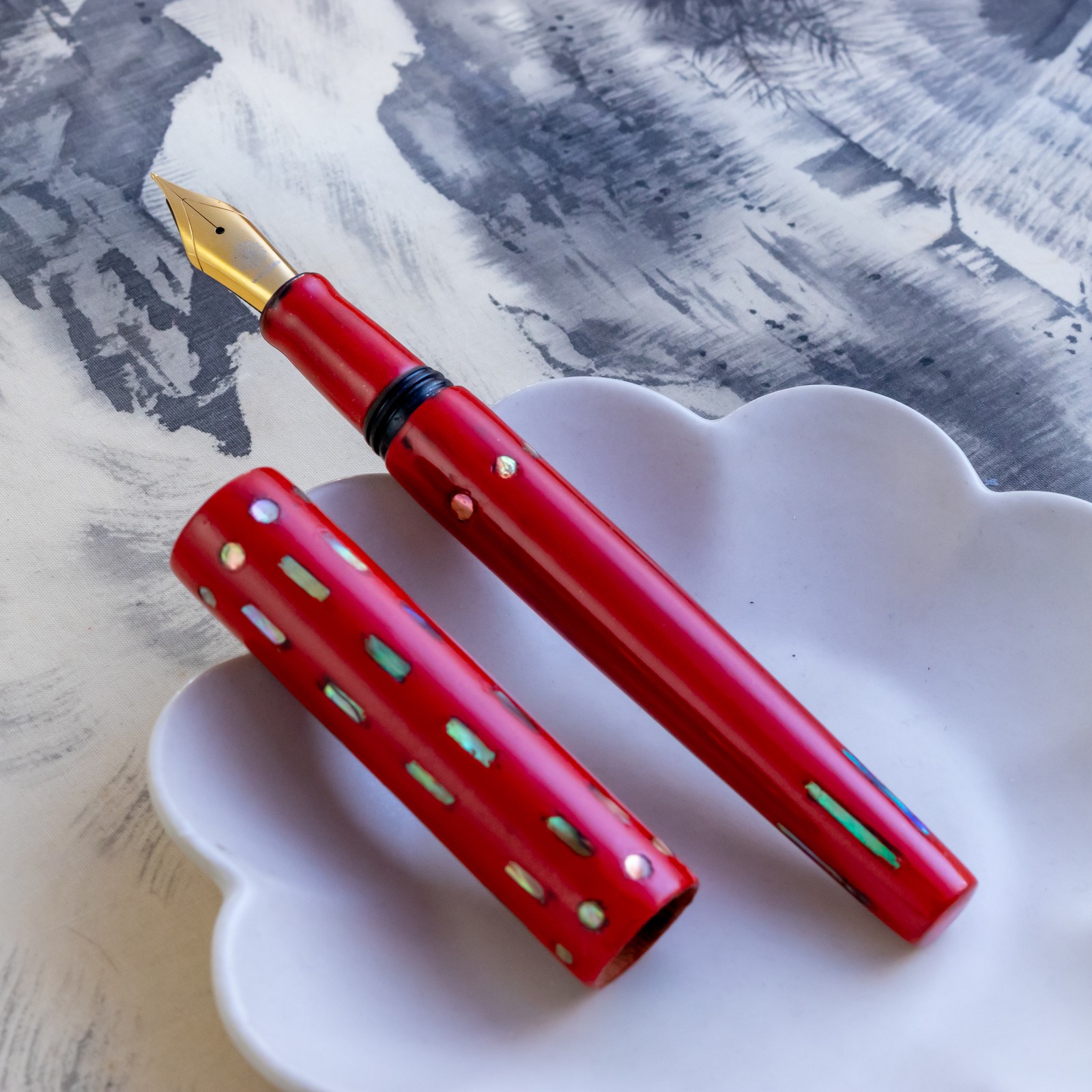 Wancher Sekai Son Mai Vietnam Raden Red Jowo #6 Nib Fountain Pen