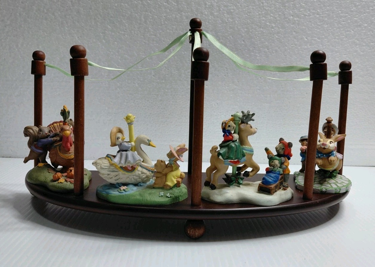 Rare 1993 Vintage Avon Carousel Wonderland With Miniatures & Display Stand