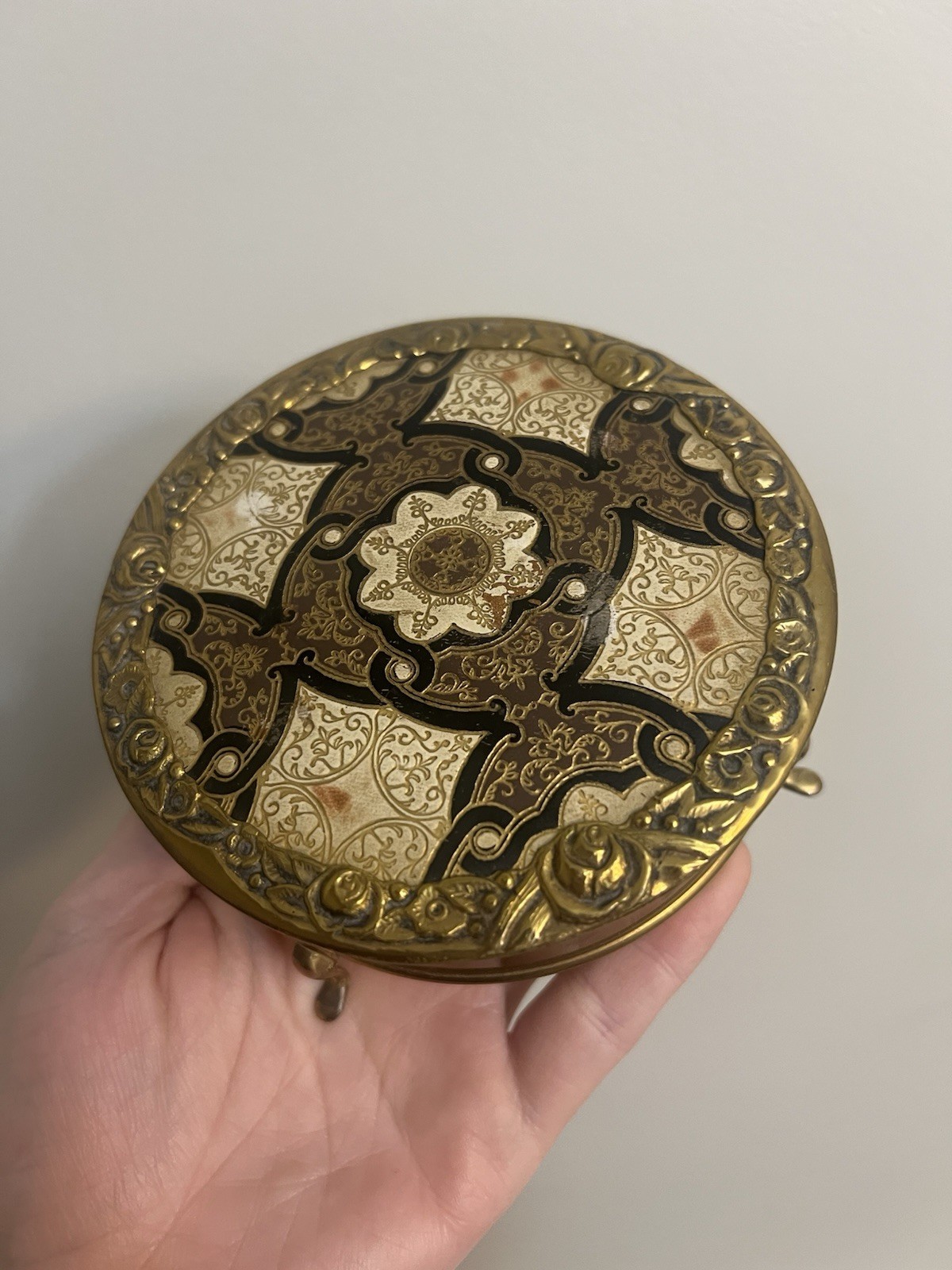 Damascene antique floral Round Hinge Brass Trinket Box Inlay Velvet inner READ