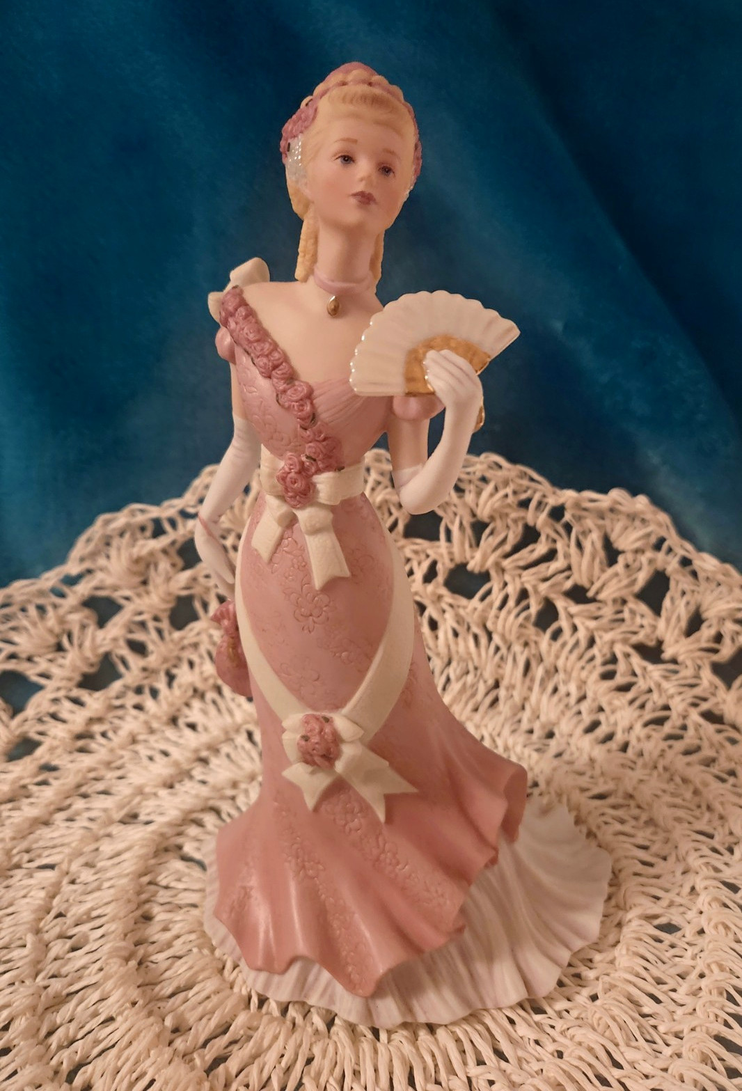 Lenox Royal Reception Limited Edition Porcelain Woman Figurine 1992