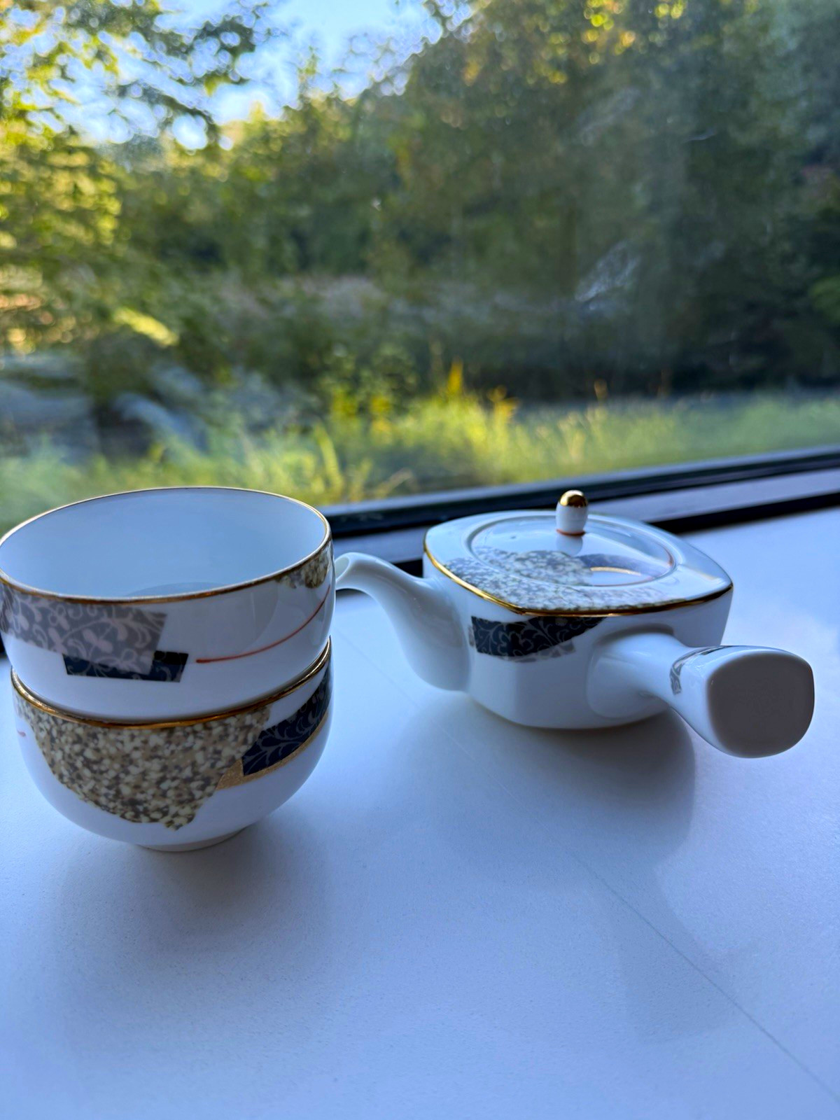 Noritake Porcelain bone china Tea Set White Gold Pattern Lid & Infuser