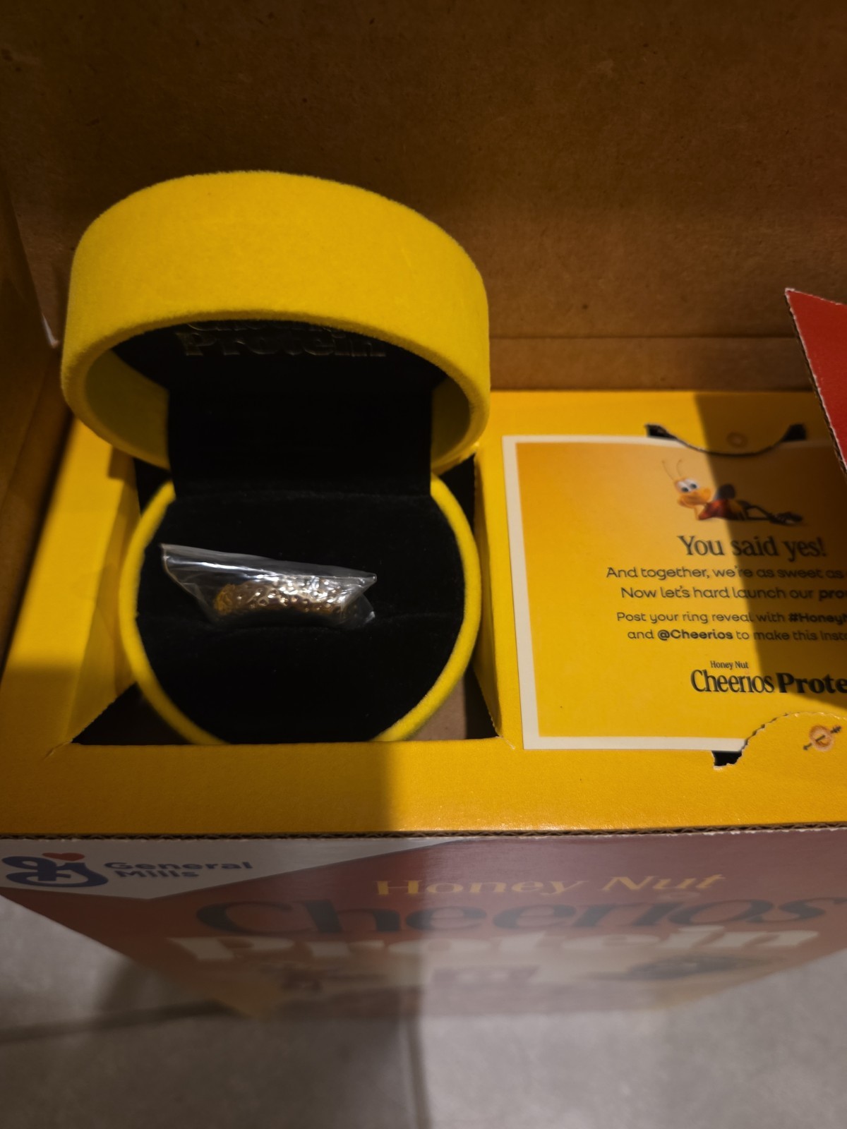 The Honey Nut Cheerios Bee Mine Surprise Ring Large NEW IN HAND Gold Ring