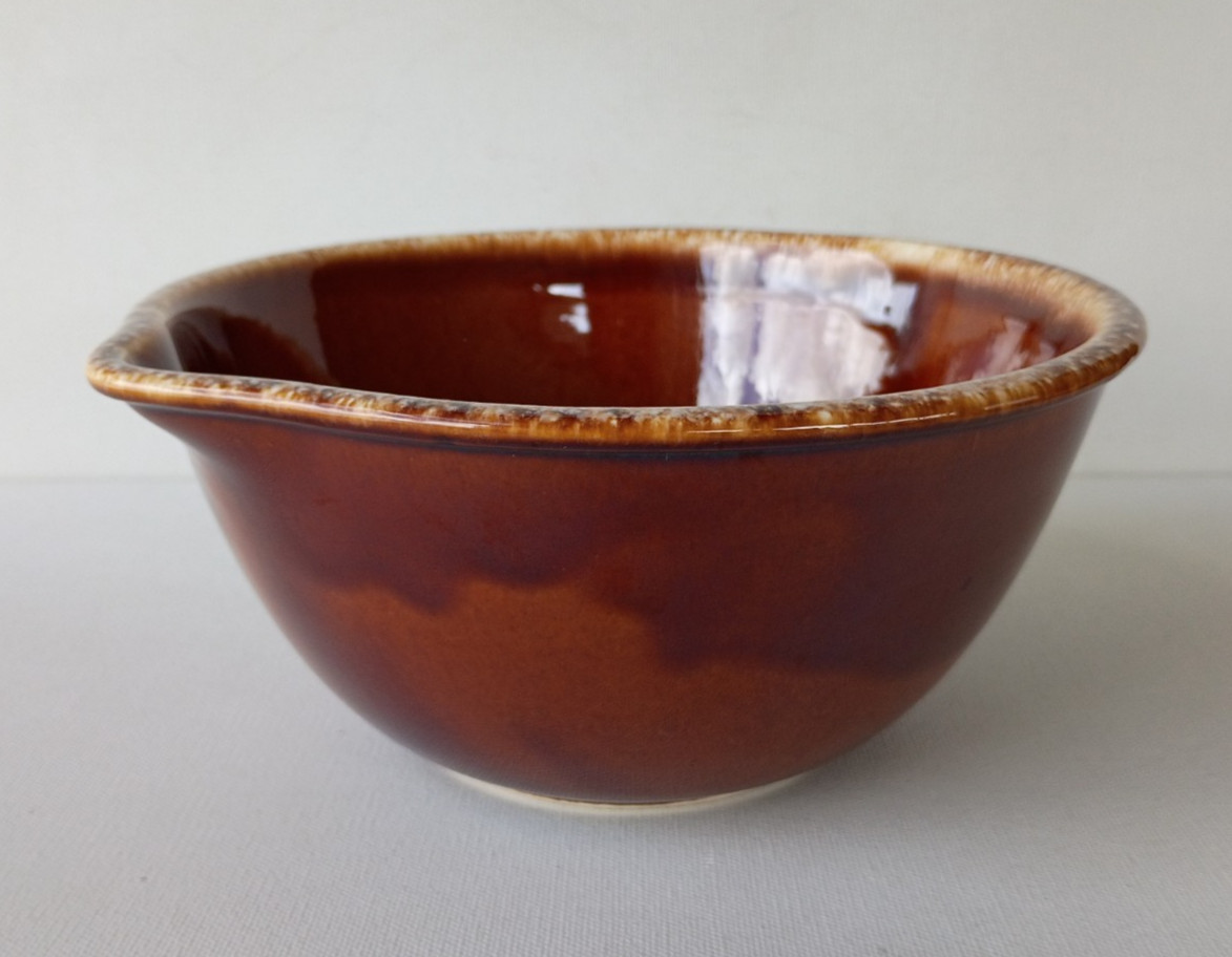 HULL POTTERY BROWN DRIP 8