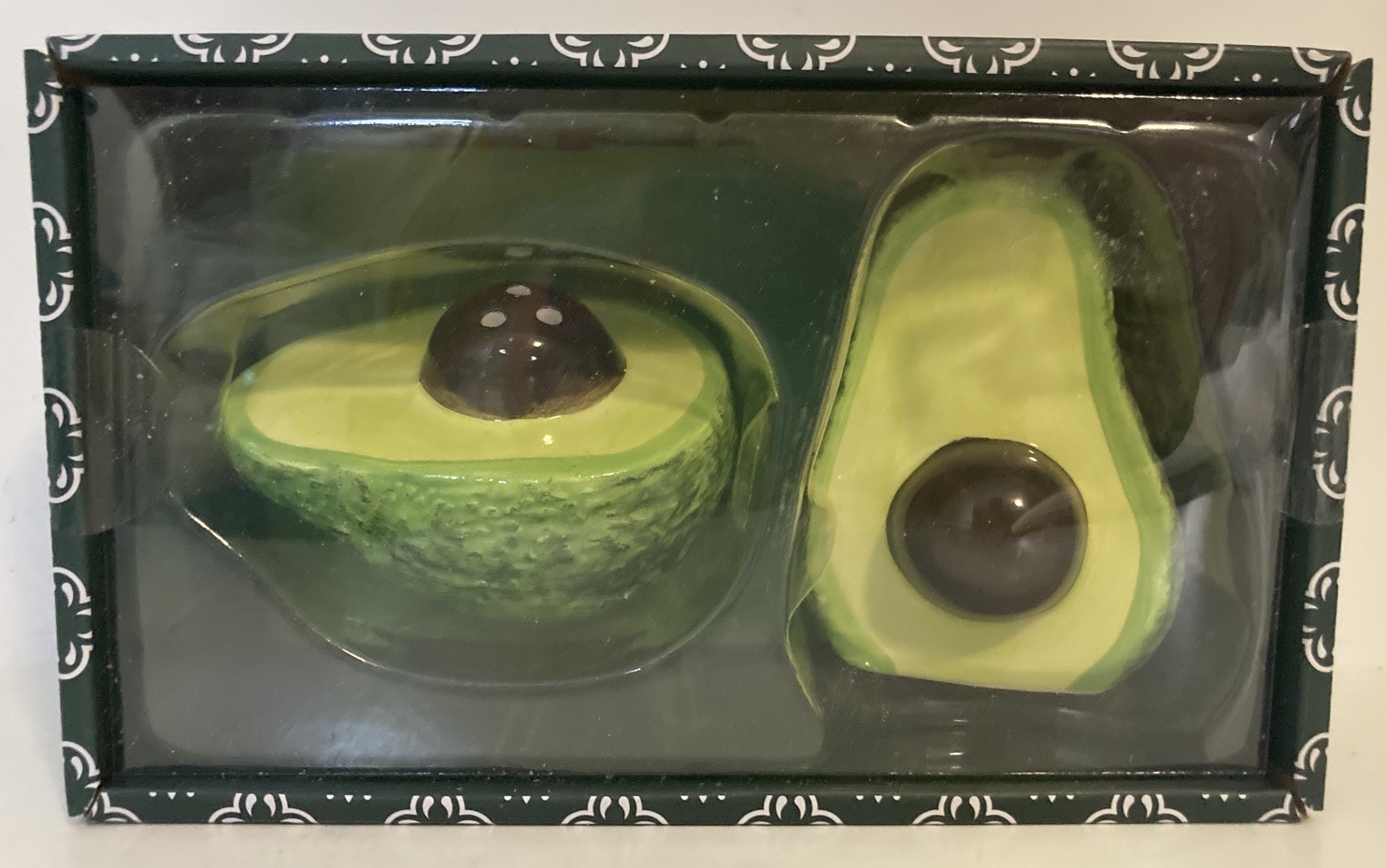 NIB Sheffield Home 3.5” Avocado Half Avocados Salt & Pepper Shakers SAME DAY SHI
