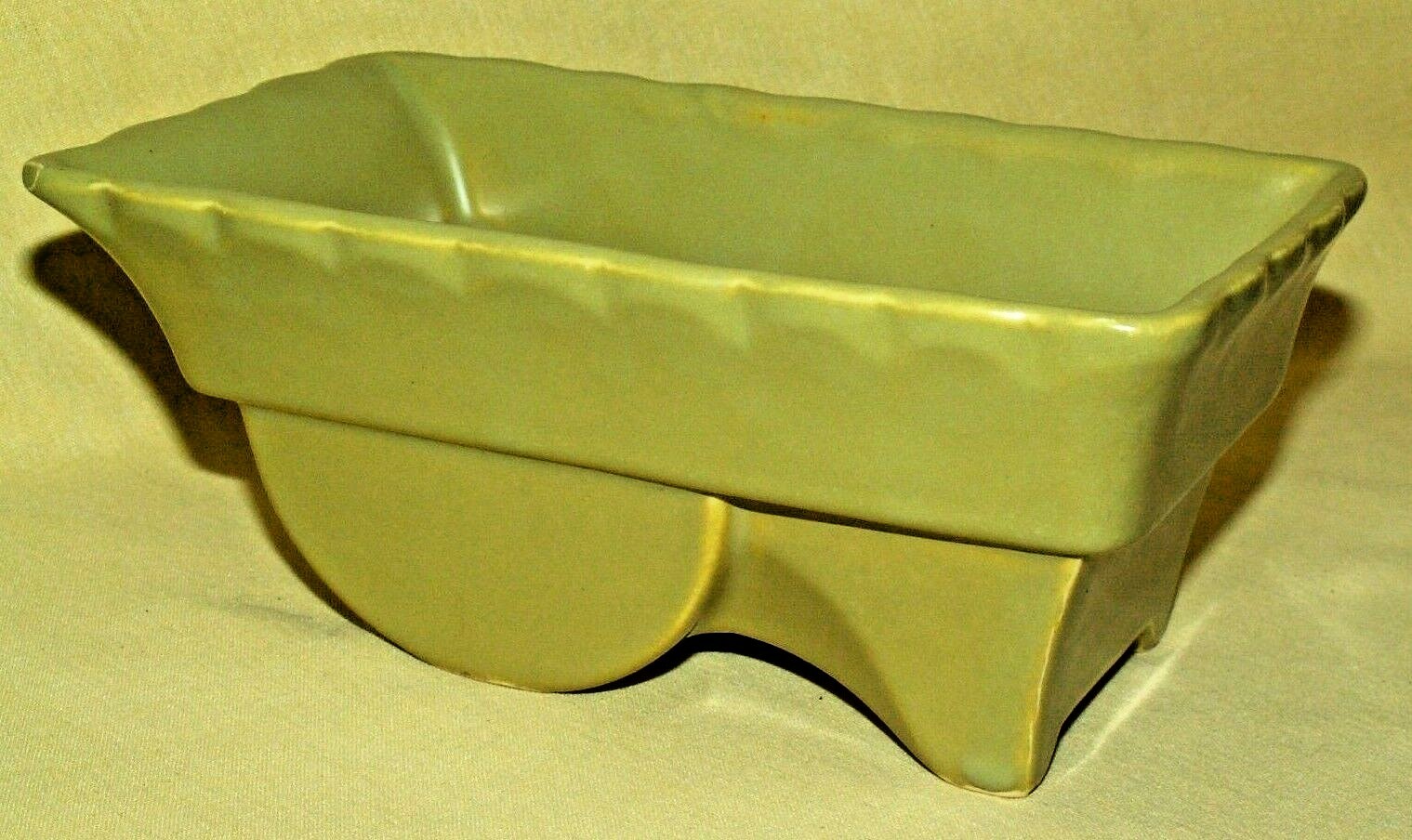 WHEELBARROW PLANTER 450 USA CART LIGHT GREEN VINTAGE CANDY DISH FIGURAL.