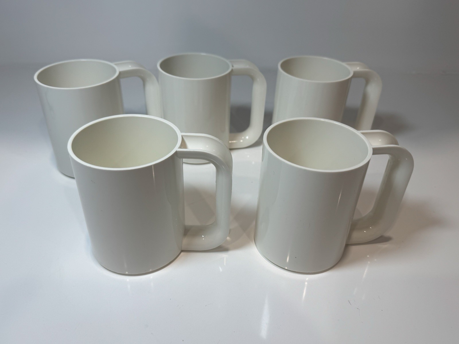 Heller Massimo Vignelli Melamine MAXMug Vintage White Set of 5 Stackable USA