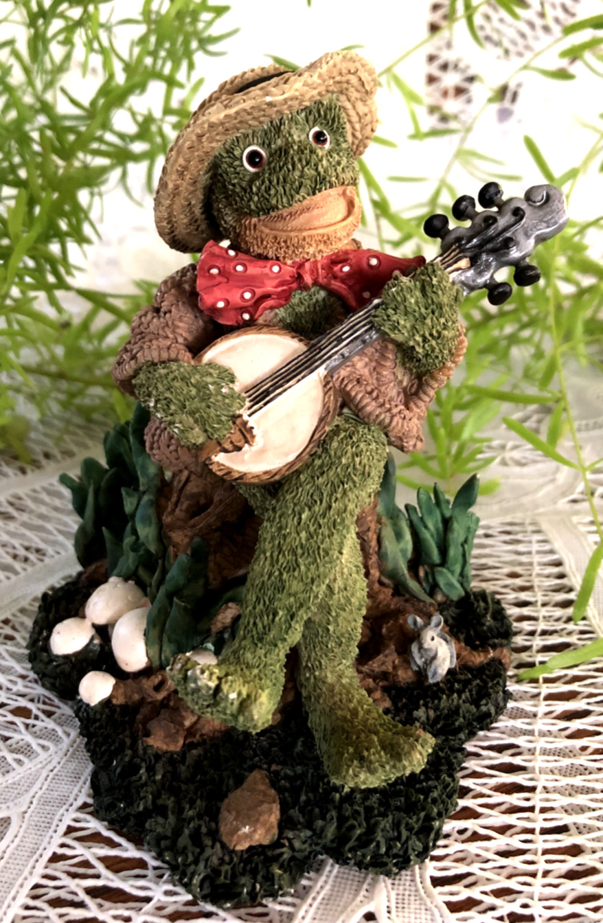 GANZ RESIN COTTAGE COLLECTIBLES  - LORRAINE CHEN - FLOYD - GOOD OLE TIME (FROG)