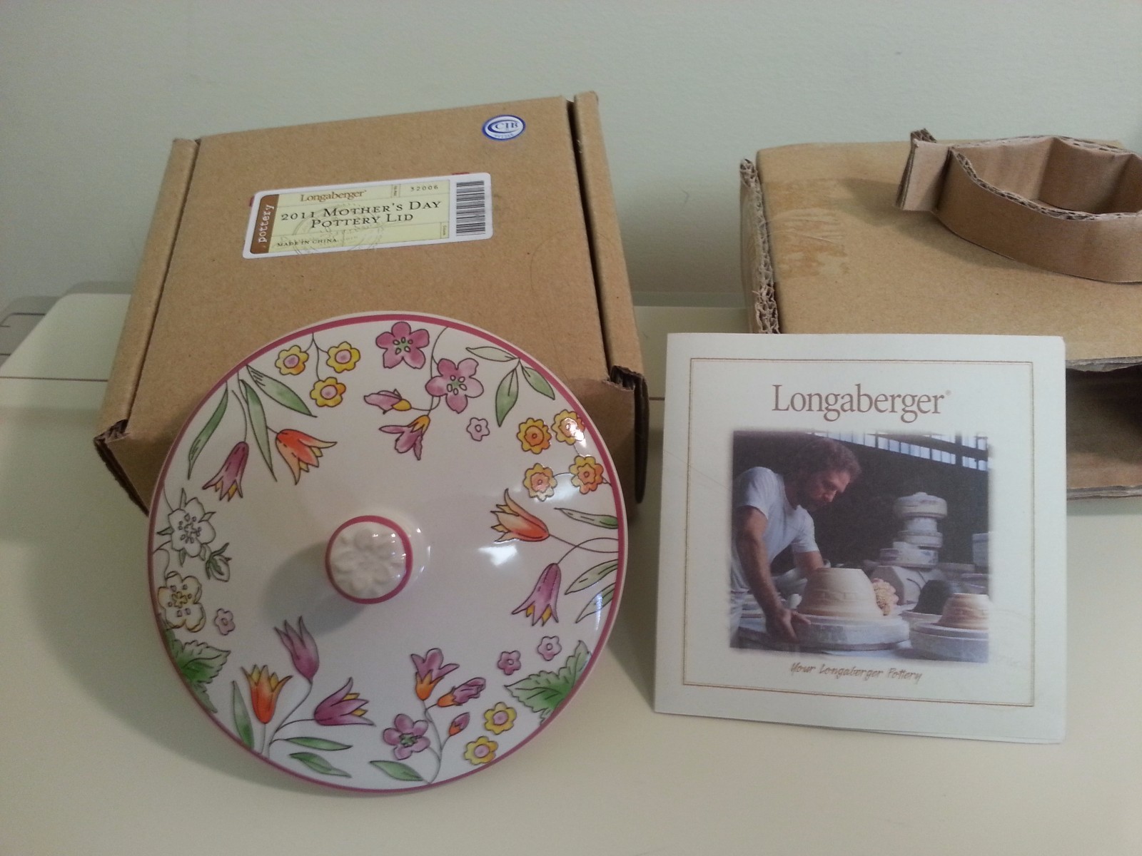 Longaberger 2011 Mother\'s Day Basket Pottery Lid Only