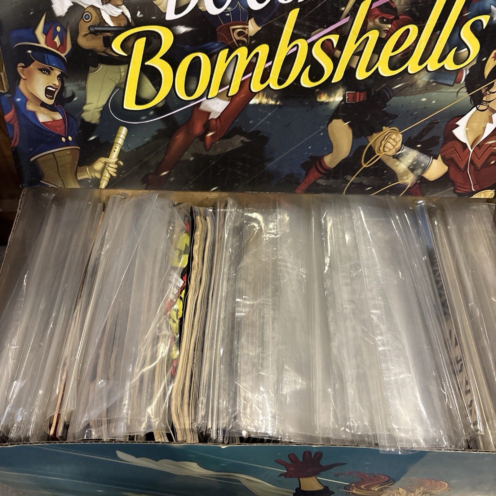 DC BOMBSHELLS Comic Book OOP Graphic Printed BOX Neca 2019 Filled W/ Comics DC BOMBSHELLS Comic Book OOP Graphic Printed BOX Neca 2019 Filled W/ Comics