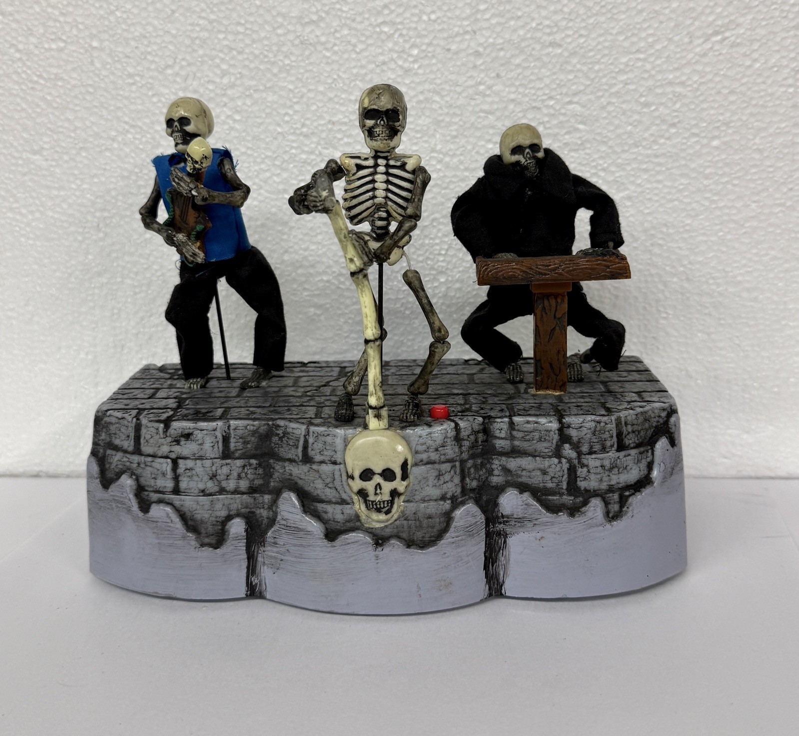 Vintage 2000 Paper Magic Group Halloween Skeleton Motion Music Group Rock Band