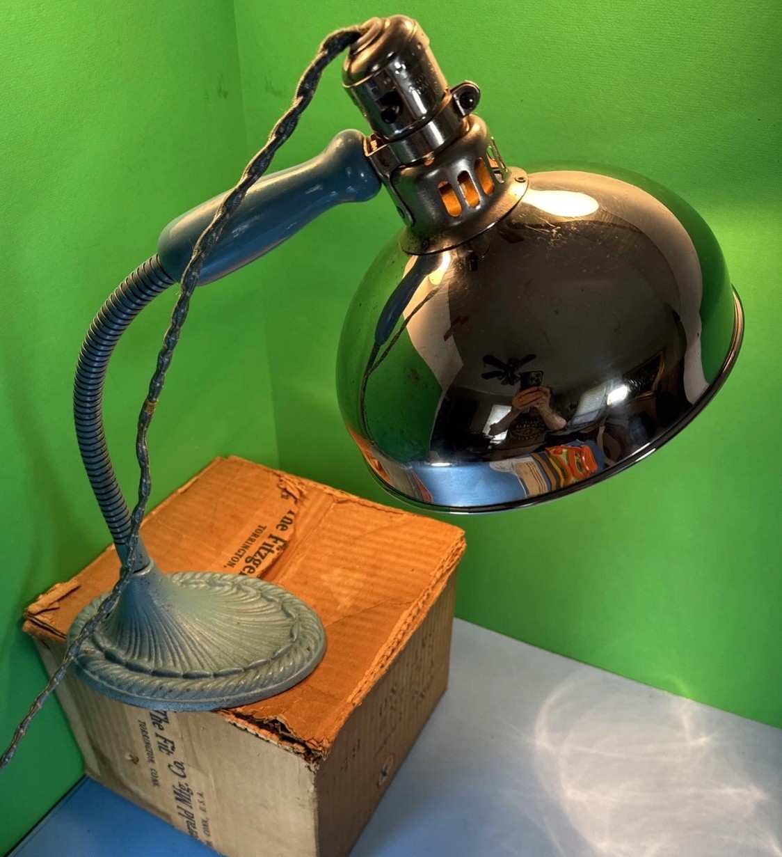 VIM RAY Therapeutic Heat Lamp 1933, orig light bulb, box Torrington Ct Hand/Desk