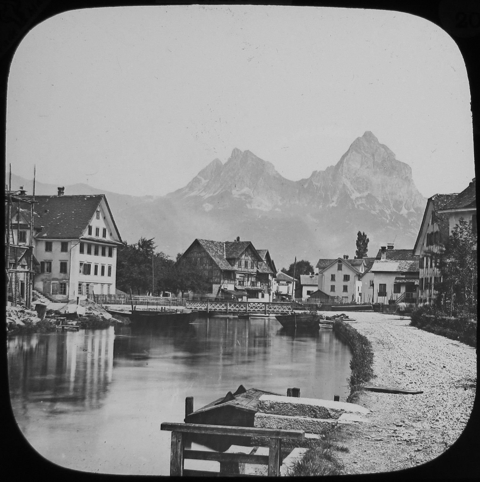 Glass Magic Lantern Slide VIEW OF BRUNNEN C1890 OLD VICTORIAN PHOTO SWITZERLAND