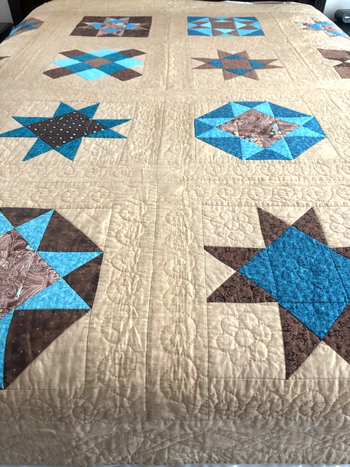 Vtg Handmade Pieced Machine Quilted Tan Quilt Geometric Star Pattern 82\