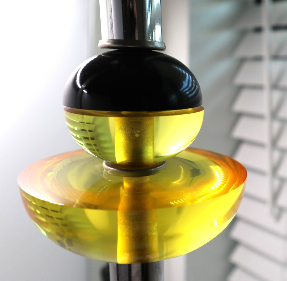 VTG MCM GEOMETRIC LUCITE Sculptural Table Lamp Chrome / Amber / Black 18\