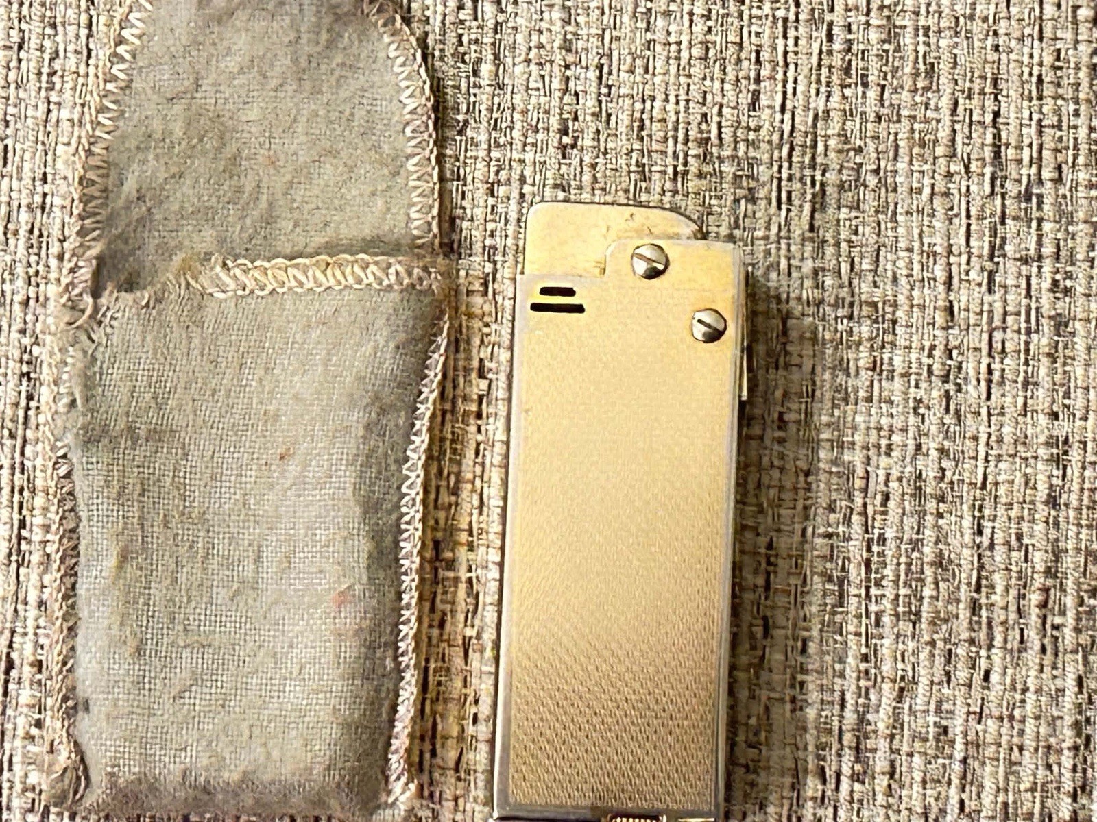 1930s Gold Thorens Petite Lighter-Fab.suissi-Sparks-missing thumb lift.