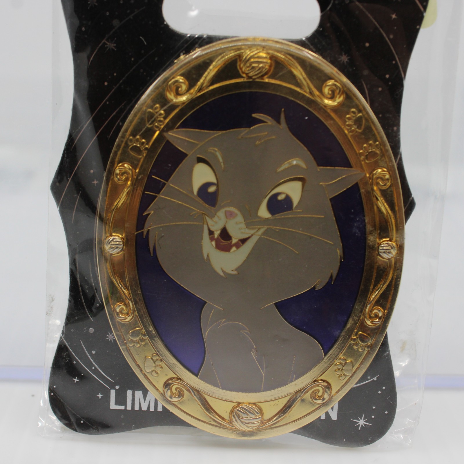 A4 Disney WDI MOG LE Pin Cat Portraits Yzma The Emperor's New Groove Gold Frame
