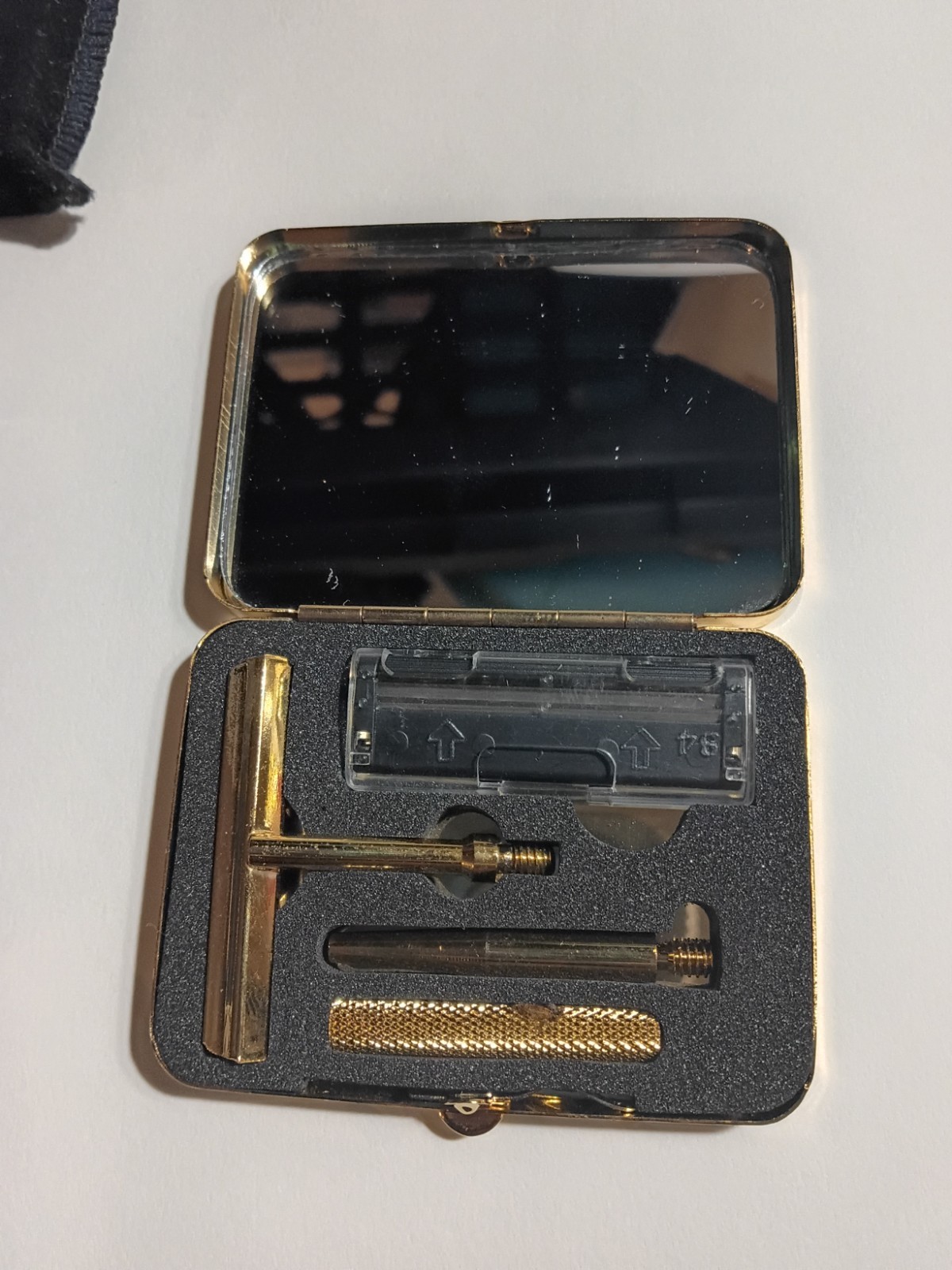 Helio Ferti Safety Razor Traveling Mountable Miniature Pocket Set Orgnal