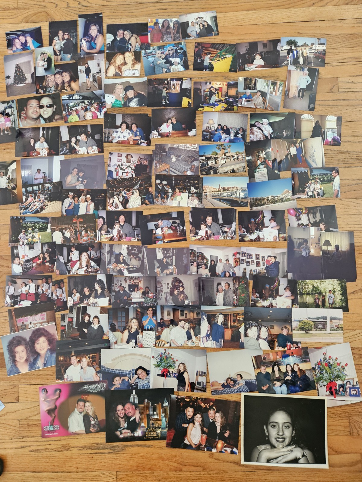 VINTAGE 1990-00'S PHOTOS OF PRETTY MEXICAN AMERICAN LATINA WOMEN & FAMILY LOT