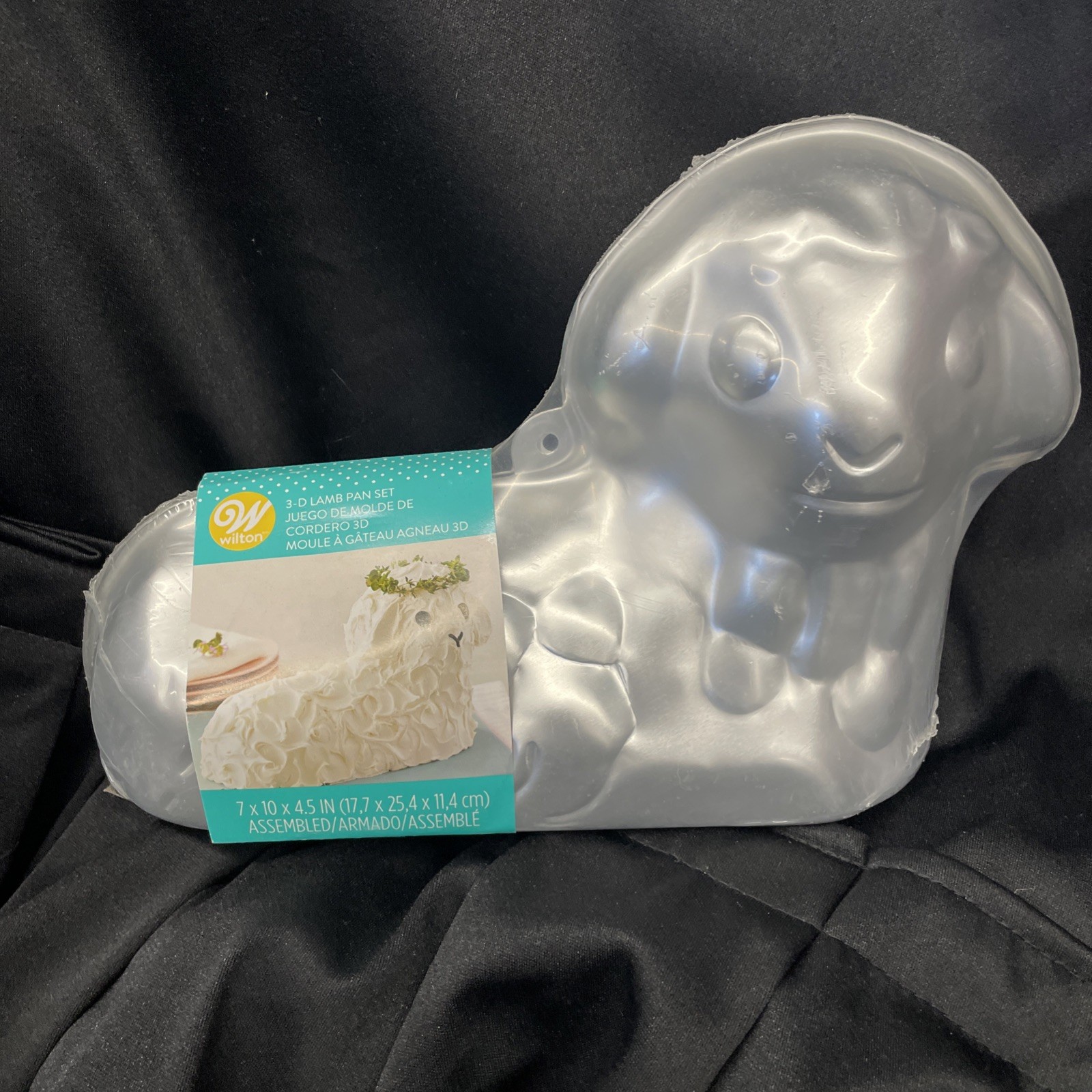 Wilton 3-D Lamb Pan 3D