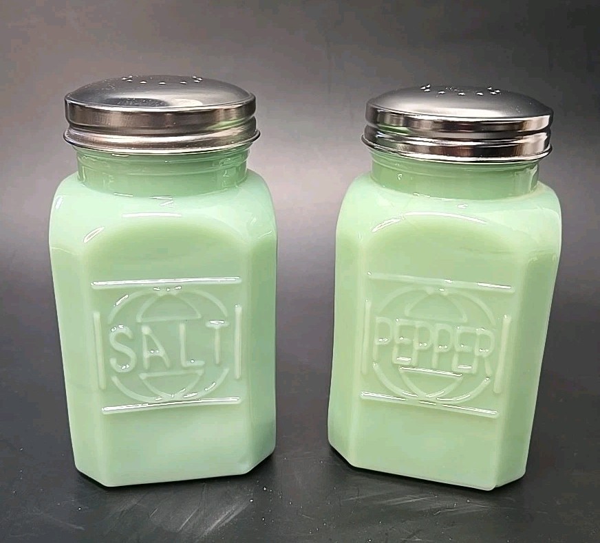 Green Jadeite Glass Salt & Pepper Shakers 6oz Depression Style NEW