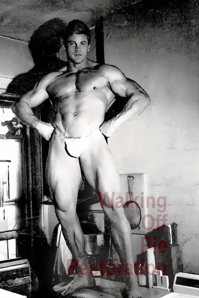 1970s Body Builder on kitchen counter gay man\'s collection 4x6 reprint
