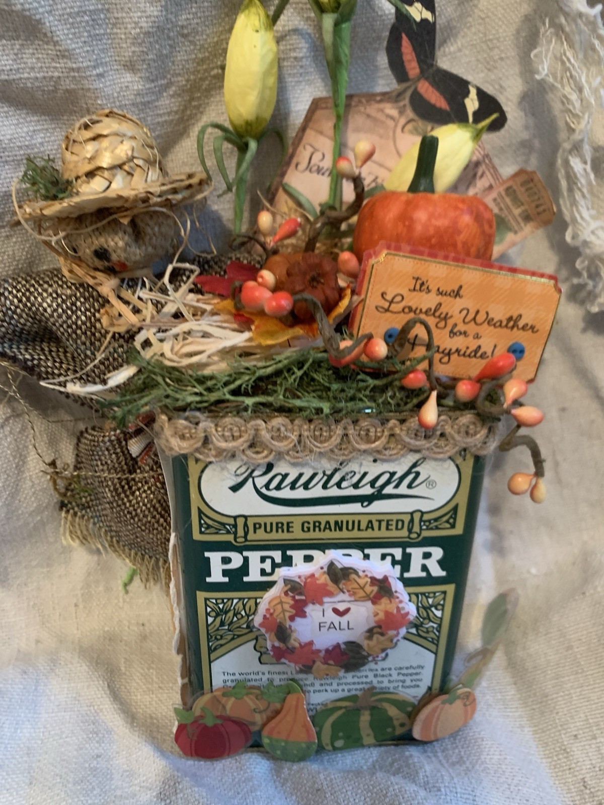 Primitive  Thanksgiving Fall Display On Vintage  Raleigh Spice Tin 3x7
