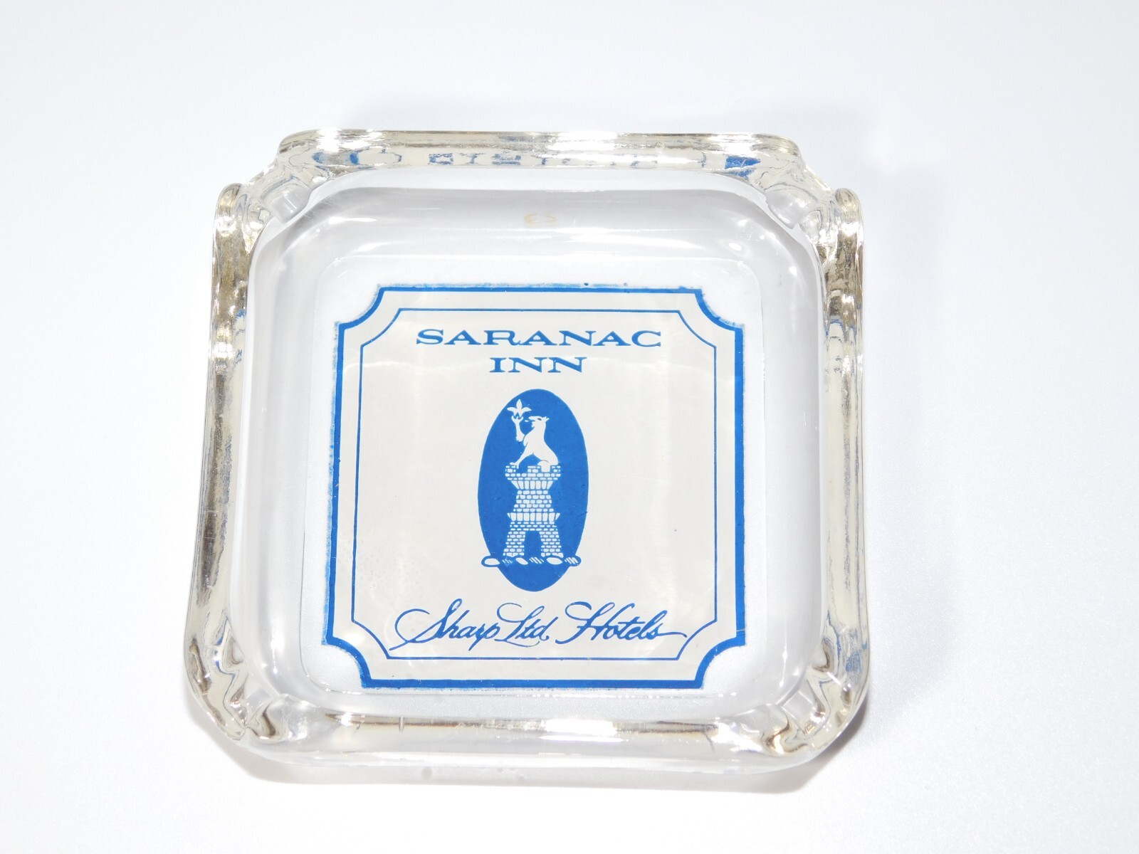 VINTAGE TOBACCO SARANAC INN SHARP LTD HOTELS  GLASS  CIGARETTE ASHTRAY