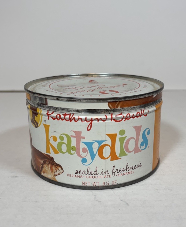 VTG Kathryn Beich Katydids Candy Metal CAN ONLY Round 9 Ounces Bloomington,IL 