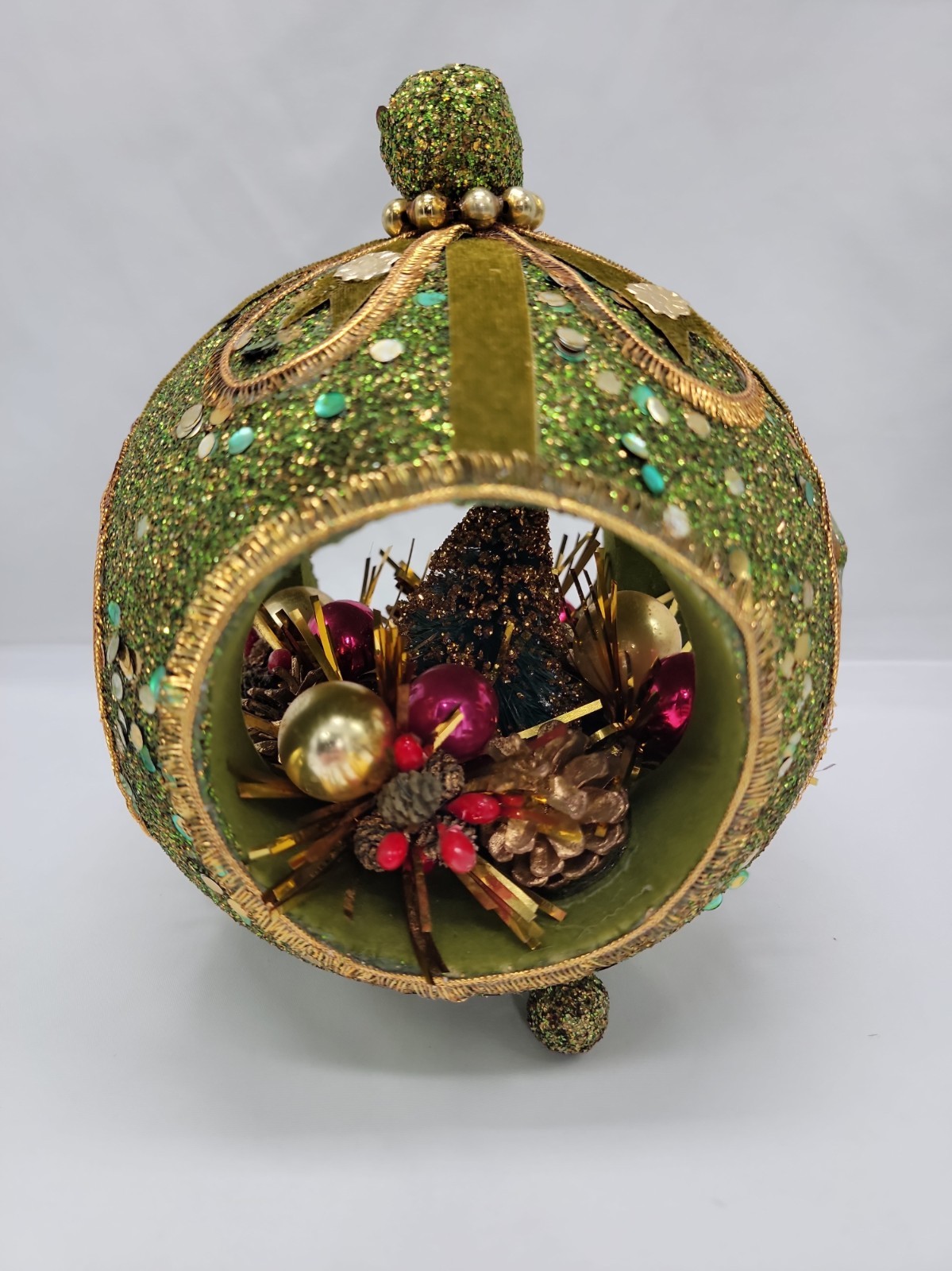 Vintage Green Glitter Diorama Footed Christmas Ball Decor 7.5x5.5\ Vintage Green Glitter Diorama Footed Christmas Ball Decor 7.5x5.5\