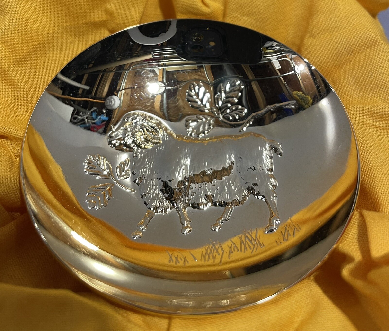 VINTAGE JAPANESE 24k GOLD PLATED COMMEMORATIVE SAKE CUP IN BOX VINTAGE JAPANESE 24k GOLD PLATED COMMEMORATIVE SAKE CUP IN BOX