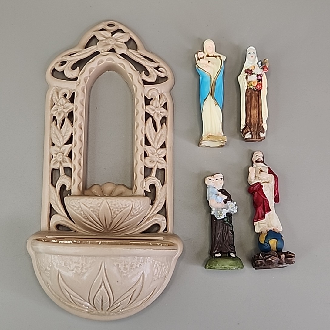 Vintage Holy Water Font Four Mini Figures Lot of 5 Religious Beige Plastic 6.75\ Vintage Holy Water Font Four Mini Figures Lot of 5 Religious Beige Plastic 6.75\
