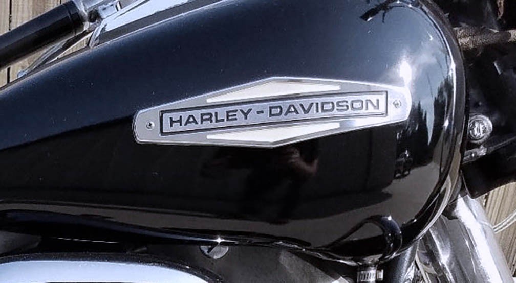 OE style Gas Tank EMBLEMS with SCREWS for 1966 - 1971 Harley Twin Models