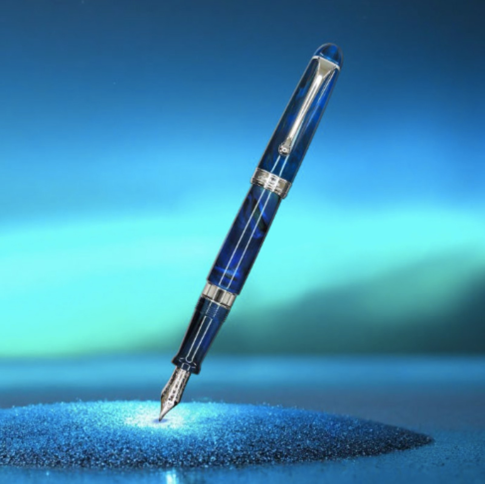 Aurora 888 Fountain Pen in Boreale - 18K Gold - Limited Edition - Medium NEW