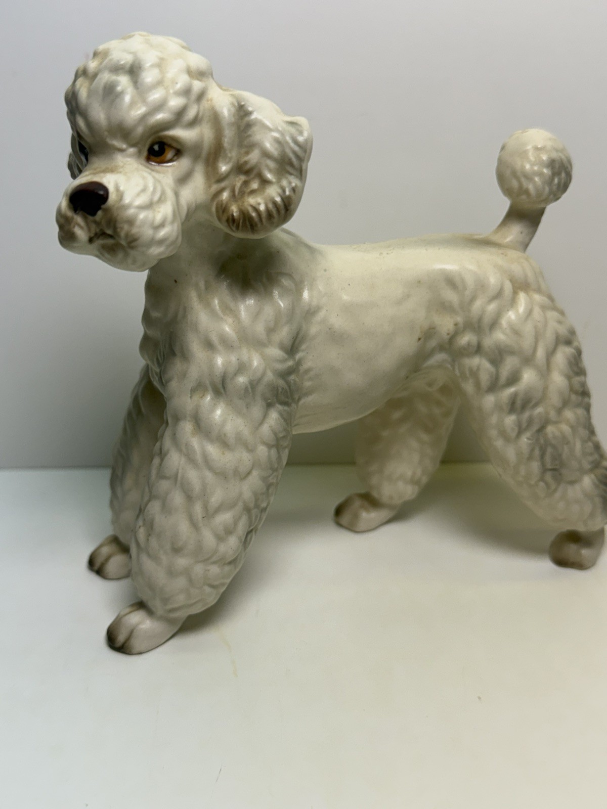 VINTAGE LEFTON WHITE CERAMIC POODLE FIGURINE MCM JAPAN MOD. H7328, (GB)
