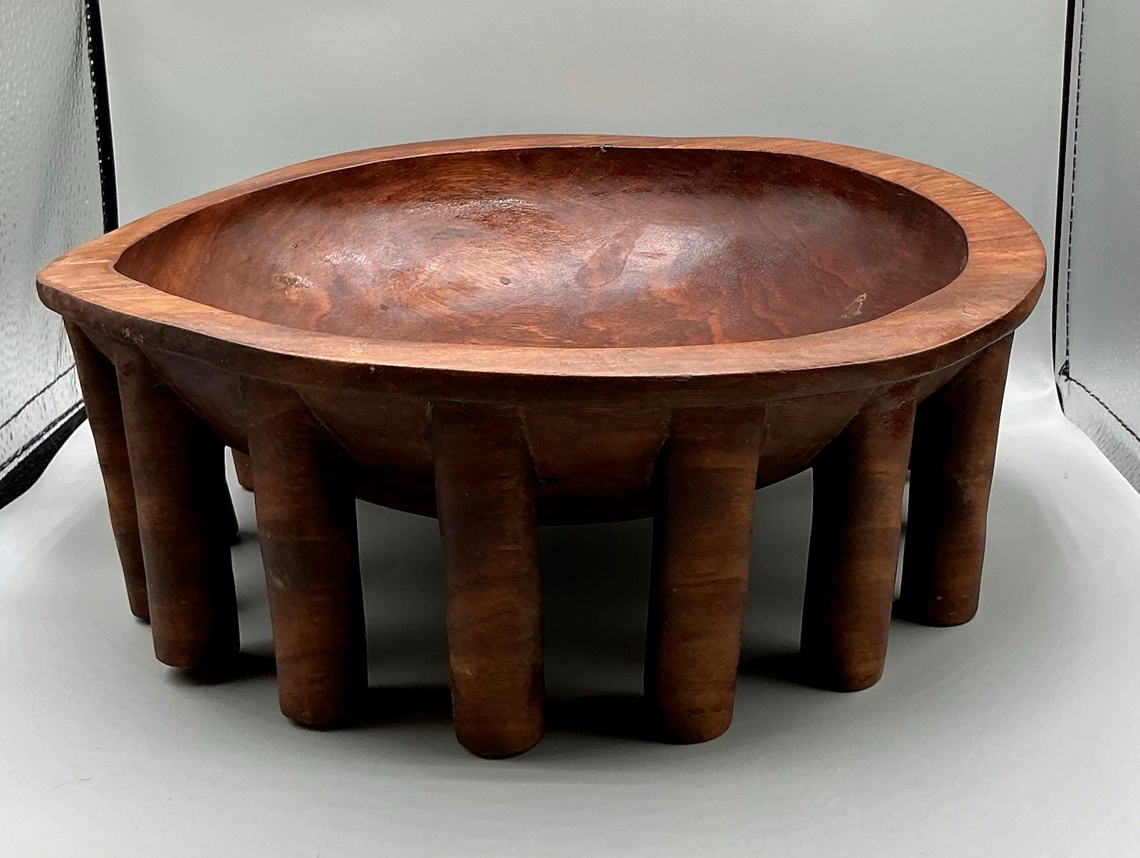 Vintage Large 16 Leg Hand Carved Tanoa Wood Kava Bowl Kumete 12\
